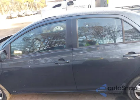 2010 Toyota Yaris z USA, uszkodzony, nr VIN JTDBT4K33A4069838